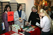 img_8485_standi_j-raku_medium.jpg