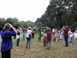 Head, knees
and toes