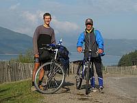 Nelun kanssa Izvoru Muntelui -järvellä.