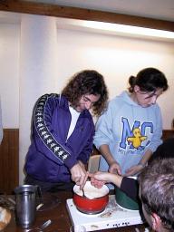 Our fondue expert. (117 kB)